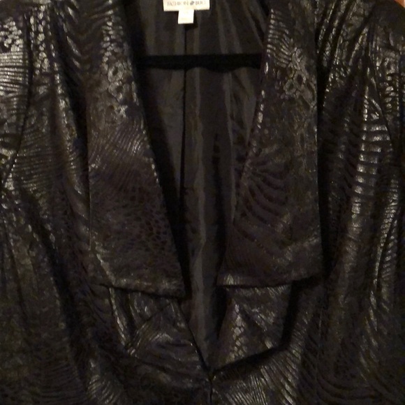 Light weight jacket - Picture 3 of 7